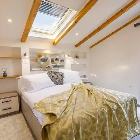 Luxury Stocia With Swimming Pool, Sauna&jacuzzi In A Peaceful Location In