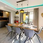 Luxury Stocia With Swimming Pool, Sauna And Jacuzzi In A Peaceful Location In Σπίτι διακοπών *