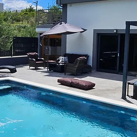 Feriehus Luxury Stocia With Swimming Pool, Sauna And Jacuzzi In A Peaceful Location In *