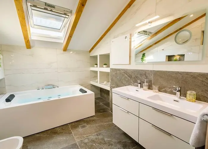 Luxury Stocia With Swimming Pool, Sauna And Jacuzzi In A Peaceful Location In *