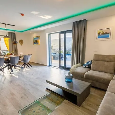 Luxury Stocia With Swimming Pool, Sauna And Jacuzzi In A Peaceful Location In Tatil Evi *