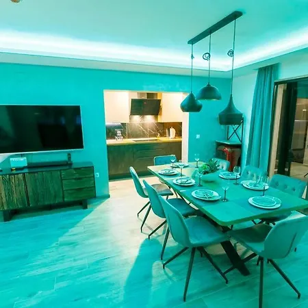 Luxury Stocia With Swimming Pool, Sauna And Jacuzzi In A Peaceful Location In Tatil Evi