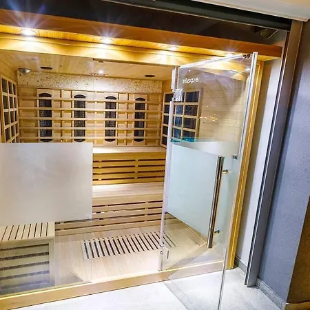 Luxury Stocia With Swimming Pool, Sauna And Jacuzzi In A Peaceful Location In Casa vacanze Spalato
