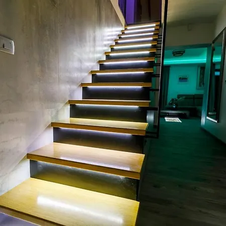 Luxury Stocia With Swimming Pool, Sauna And Jacuzzi In A Peaceful Location In Σπίτι διακοπών *