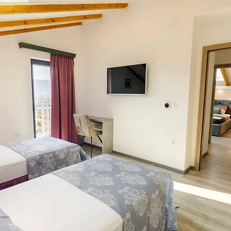 Luxury Stocia With Swimming Pool, Sauna And Jacuzzi In A Peaceful Location In Σπίτι διακοπών *