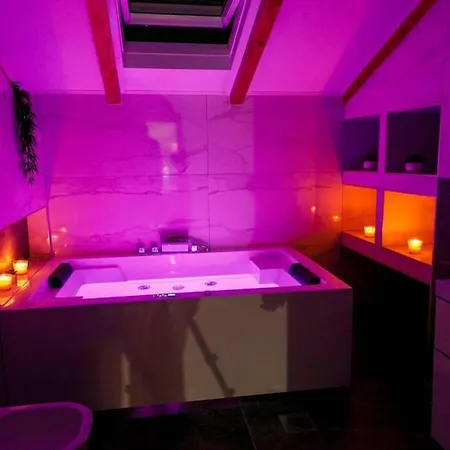 Tatil Evi Luxury Stocia With Swimming Pool, Sauna And Jacuzzi In A Peaceful Location In