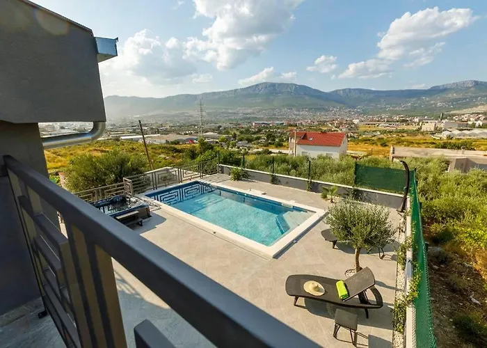 بيت للعطل Luxury Stocia With Swimming Pool, Sauna And Jacuzzi In A Peaceful Location In
