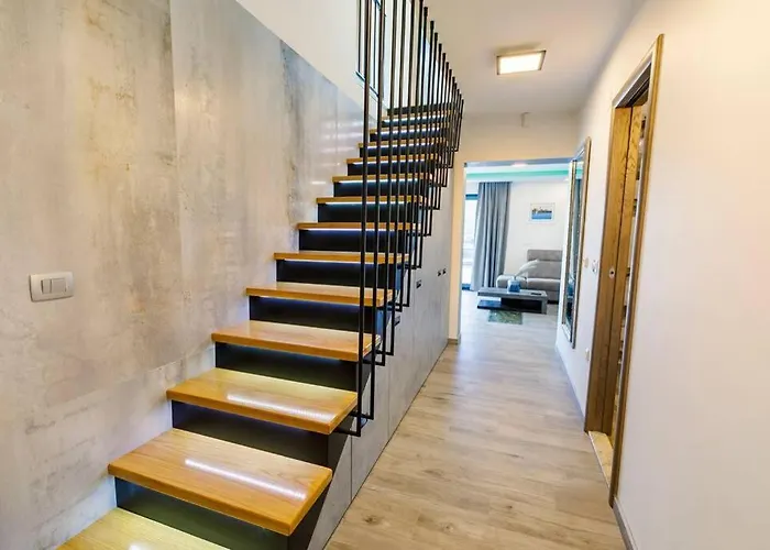 بيت للعطل Luxury Stocia With Swimming Pool, Sauna And Jacuzzi In A Peaceful Location In *