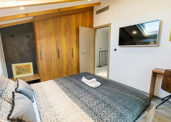 بيت للعطل Luxury Stocia With Swimming Pool, Sauna And Jacuzzi In A Peaceful Location In