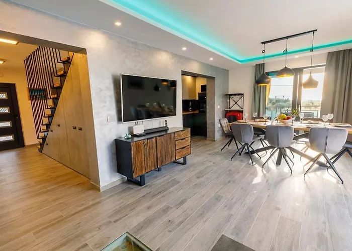 بيت للعطل Luxury Stocia With Swimming Pool, Sauna And Jacuzzi In A Peaceful Location In سبليت