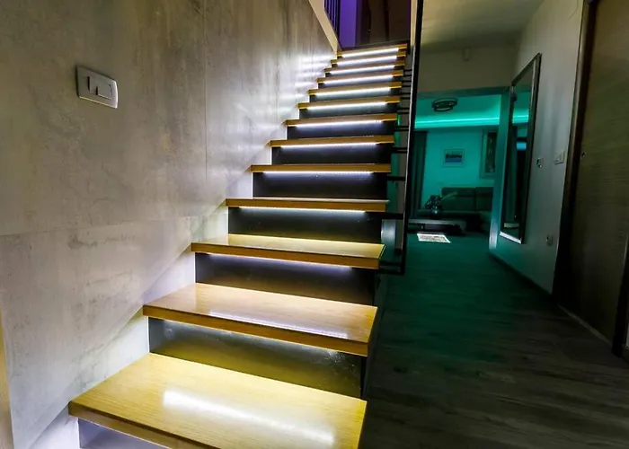Luxury Stocia With Swimming Pool, Sauna And Jacuzzi In A Peaceful Location In بيت للعطل *