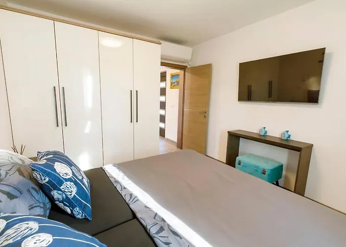 بيت للعطل Luxury Stocia With Swimming Pool, Sauna And Jacuzzi In A Peaceful Location In