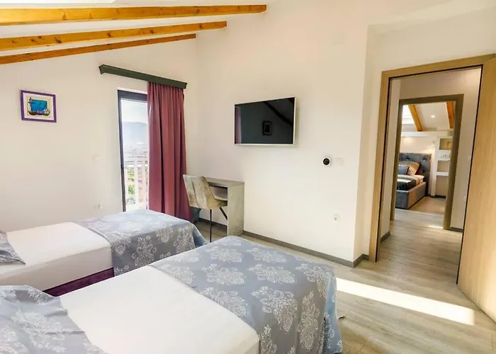 Luxury Stocia With Swimming Pool, Sauna And Jacuzzi In A Peaceful Location In بيت للعطل *