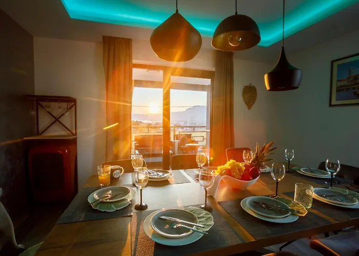 Luxury Stocia With Swimming Pool, Sauna And Jacuzzi In A Peaceful Location In * سبليت