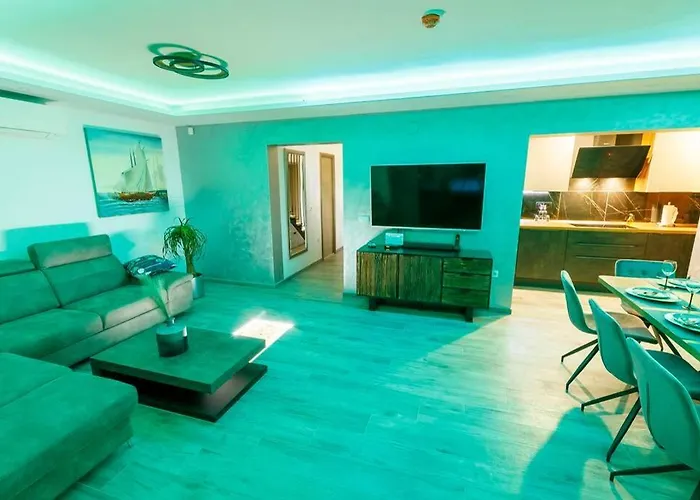 بيت للعطل Luxury Stocia With Swimming Pool, Sauna And Jacuzzi In A Peaceful Location In