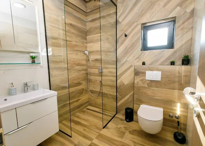 بيت للعطل Luxury Stocia With Swimming Pool, Sauna And Jacuzzi In A Peaceful Location In سبليت
