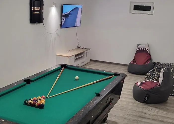 بيت للعطل Luxury Stocia With Swimming Pool, Sauna And Jacuzzi In A Peaceful Location In *