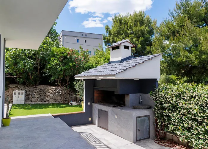 بيت للعطل Luxury Stocia With Swimming Pool, Sauna And Jacuzzi In A Peaceful Location In