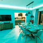 Luxury Stocia With Swimming Pool, Sauna And Jacuzzi In A Peaceful Location In 別荘
