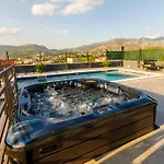 Luxury Stocia With Swimming Pool, Sauna And Jacuzzi In A Peaceful Location In * スプリト