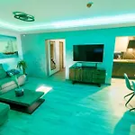 別荘 Luxury Stocia With Swimming Pool, Sauna And Jacuzzi In A Peaceful Location In